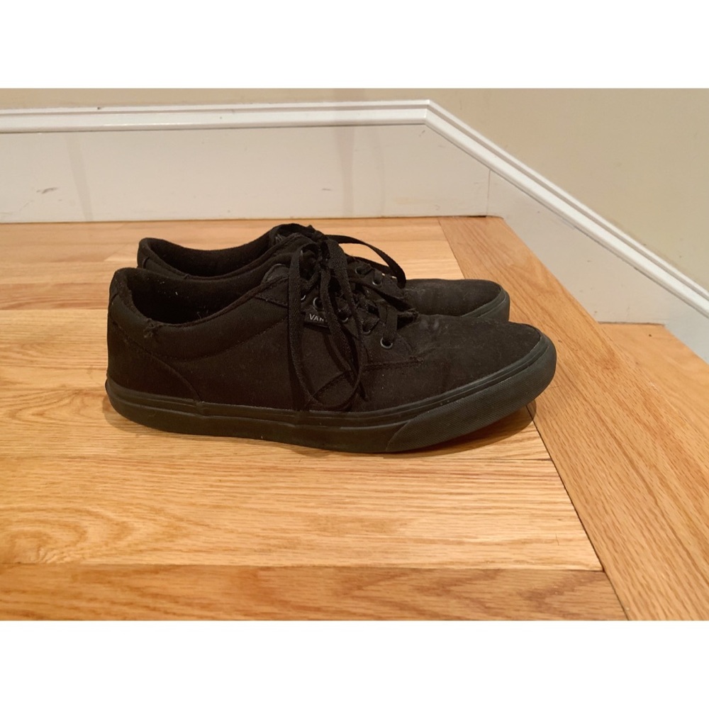 BLACK VANS